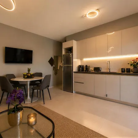 Helson Blu Marina Apartment Каламата